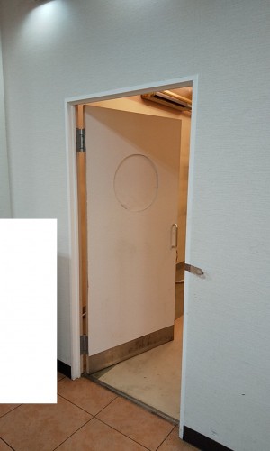 木製扉　施工前