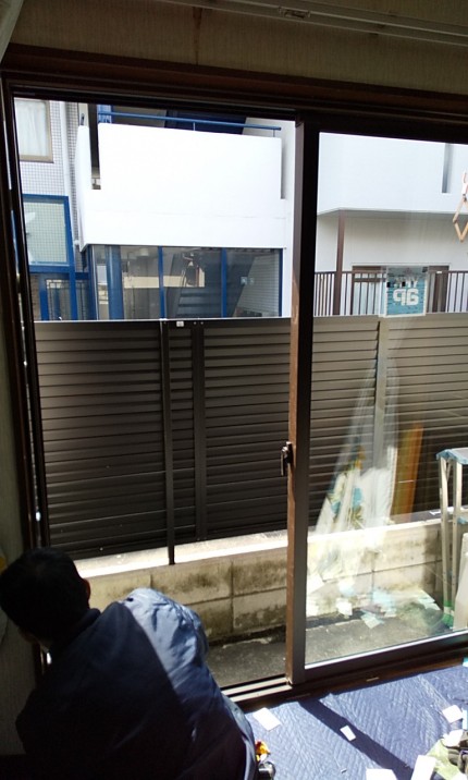 掃き出し窓　カバー工事　施工中3