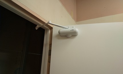 木製扉　施工中6