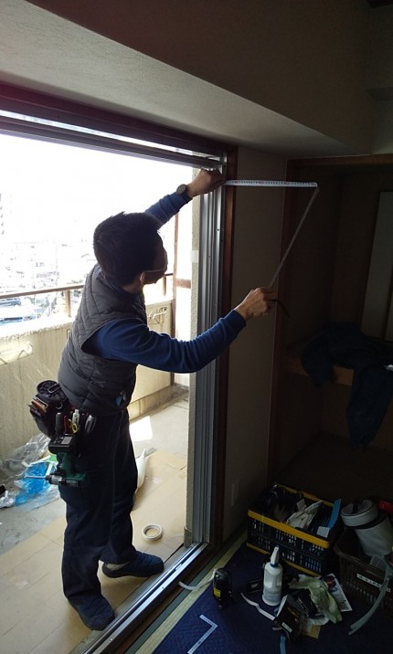 掃き出し窓　カバー工事　施工中2