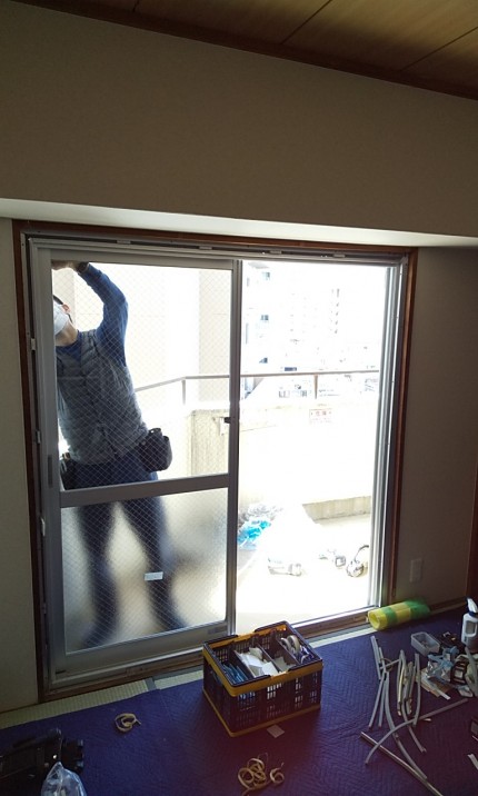 掃き出し窓　カバー工事　施工中4