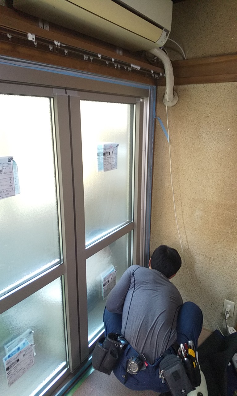 4枚引き違い窓　カバー工事　施工中6
