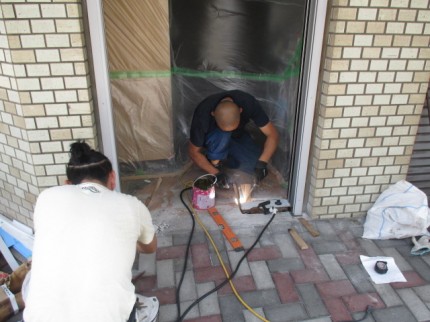 フロアヒンジ　取付