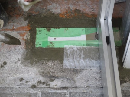 フロアヒンジ　取付