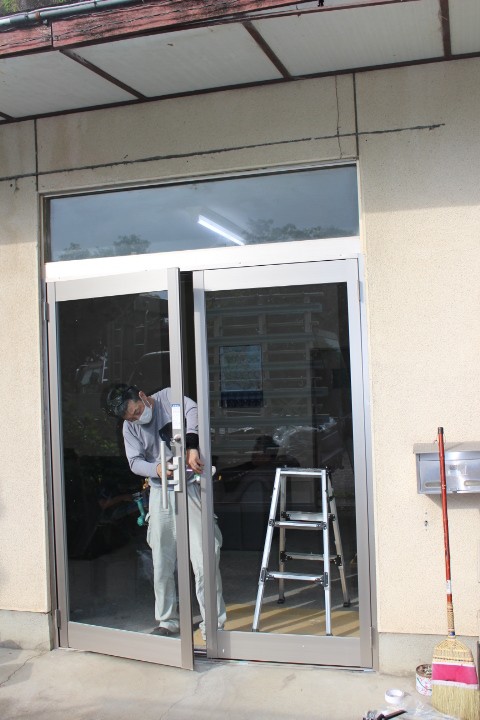 事務所入口カバー工事12
