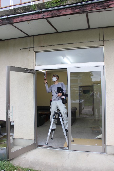 事務所入口カバー工事15