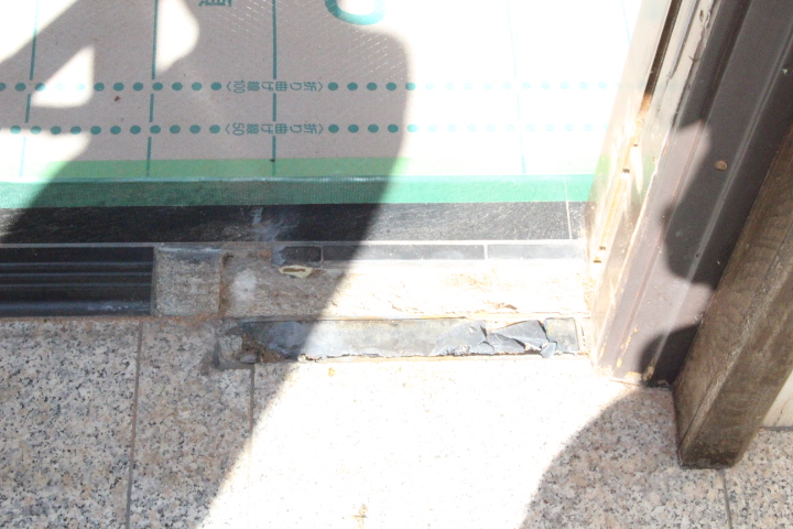 宝塚市玄関カバー工事6