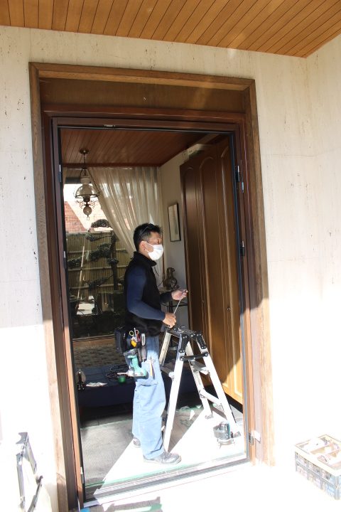 宝塚市玄関カバー工事7