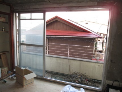 ３枚引き違いサッシ