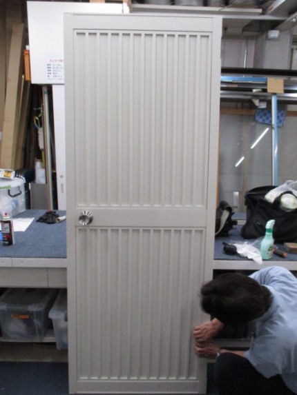 ロンカラー　格子付き