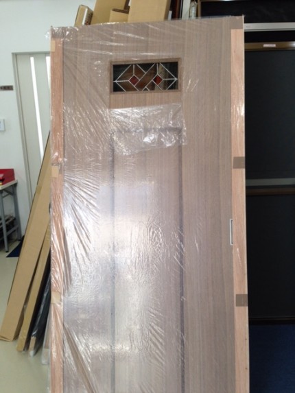 手作りステンドグラス入りドア