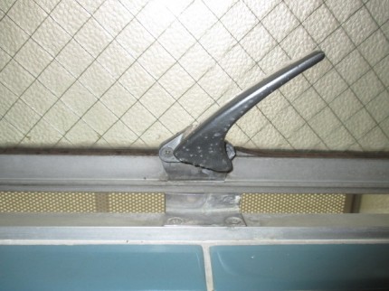 ＹＫＫ　カムラッチハンドル