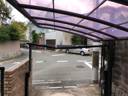 車庫前オーバードア破損