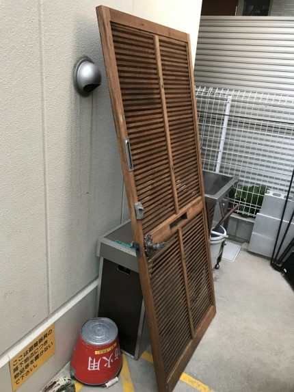 木製ルーバードア