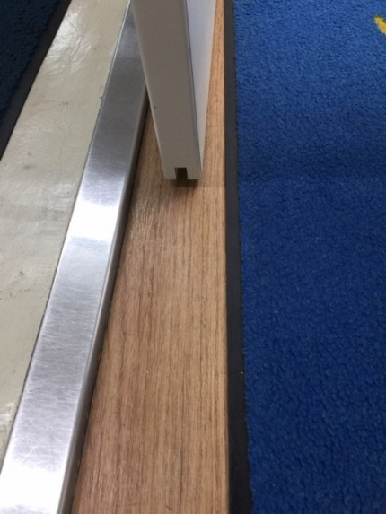 上吊り下レールなし