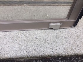 古い網戸　戸車