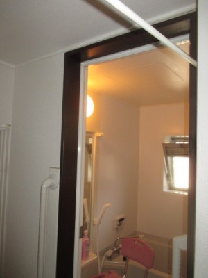 浴室折れ戸　施工前