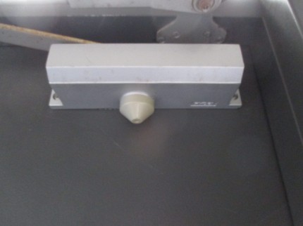 スチールドア　ドアクローザー