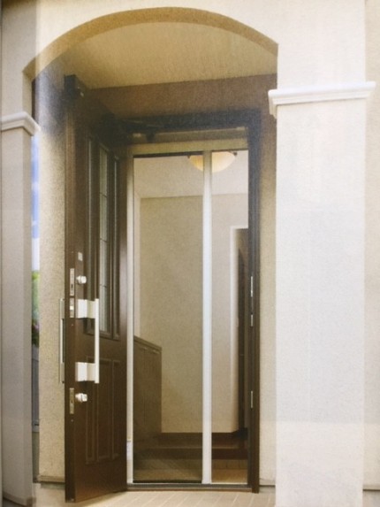 横引きロール式網戸