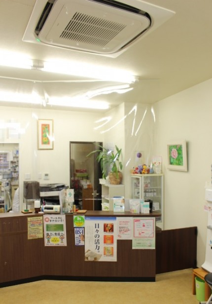 薬局間仕切りシート４