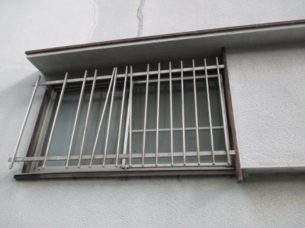 アルミ縦面格子