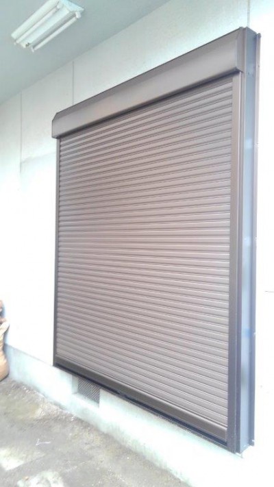 後付けシャッター　施工後