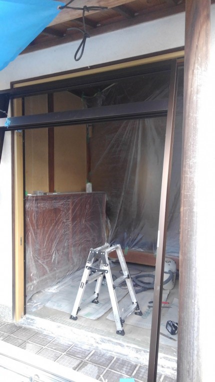 YKK　APドアリモ　施工中