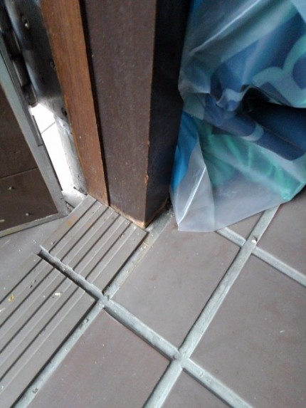 木製玄関施工前