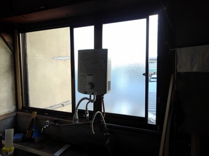 施工中　アルミ窓