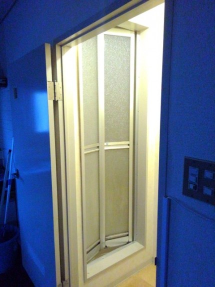 浴室折れ戸　施工前