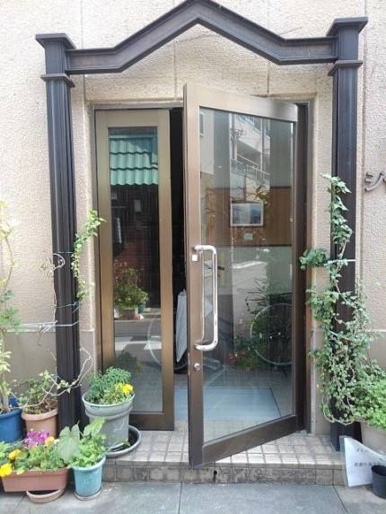 マンションエントランスドア