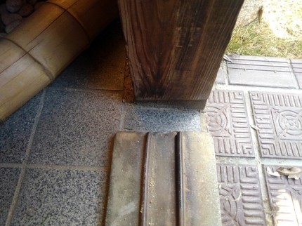 玄関引き戸　下枠施工前