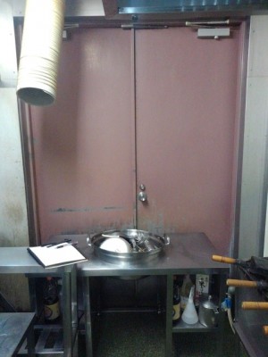 スチールドア　施工前