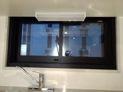 引き違い窓　カバー工事後