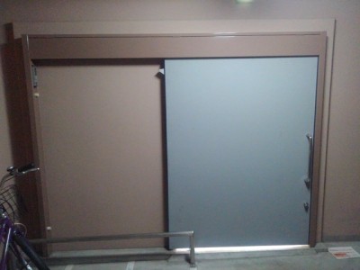 スチールハンガー引き戸　施工後