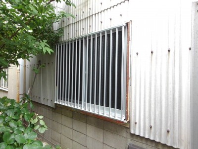 スチールサッシ　カバー工事