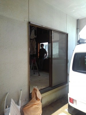 後付けシャッター　施工前