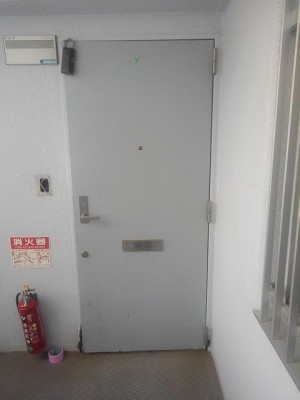 マンション玄関ドア　施工前