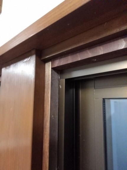 アルミサッシ施工後　ヒモ材