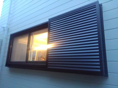 YKK　AP　マドリモ　雨戸