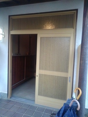 玄関引き戸　施工前