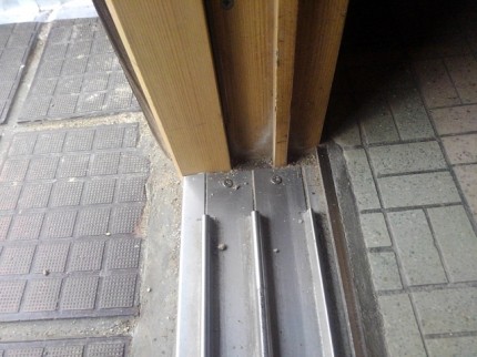 YKK　APドアリモ　施工前