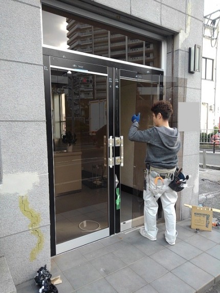 アルミフロントドア　ガラス入れ