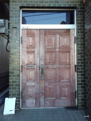 木製玄関ドア　施工前