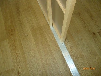 フロアレール１