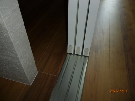 フロアレール２