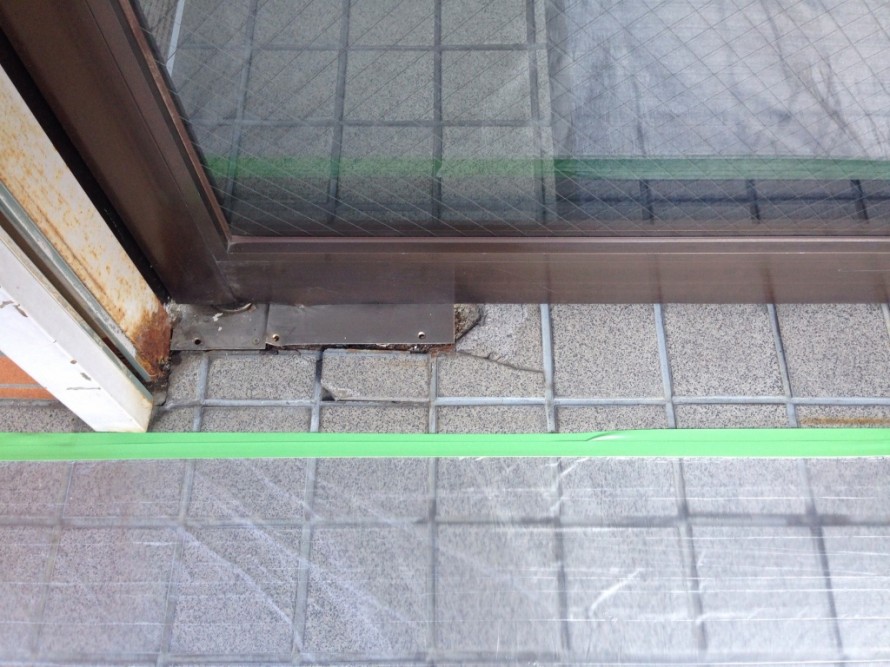 フロアヒンジ　取替え　故障