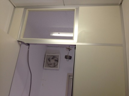 トイレ　間仕切り　パーテーション