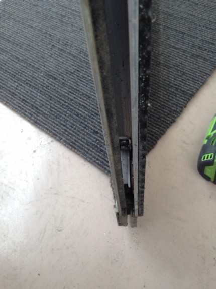 ハキ出し　サッシ戸車取替え　工事