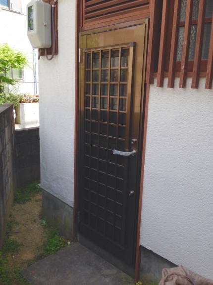 リクシル製　通風勝手口ドア　リシェント